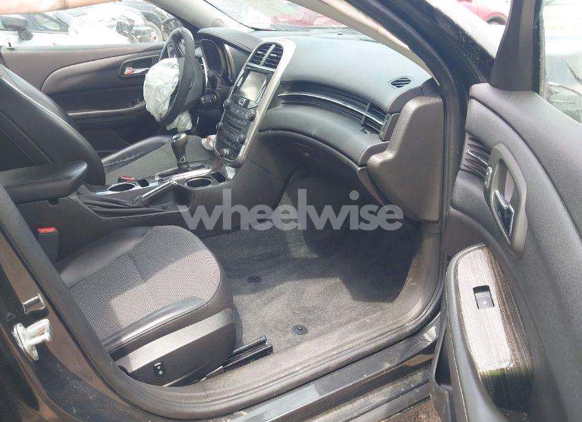 Photo 5 of 2015 Chevrolet Malibu 1LT (VIN 1G11C5SLXFF115090)