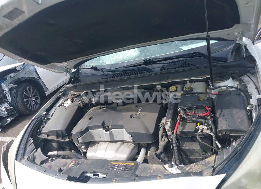 Photo 10 of 2015 Chevrolet Malibu 1LT (VIN 1G11C5SLXFF237299)