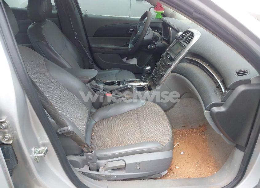 Photo 5 of 2015 Chevrolet Malibu 1LT (VIN 1G11C5SLXFF244303)