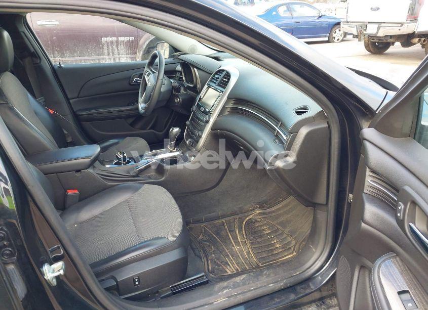Photo 5 of 2015 Chevrolet Malibu 1LT (VIN 1G11C5SLXFF282758)