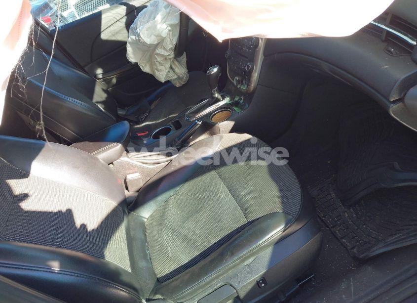 Photo 5 of 2015 Chevrolet Malibu 1LT (VIN 1G11C5SLXFF333336)