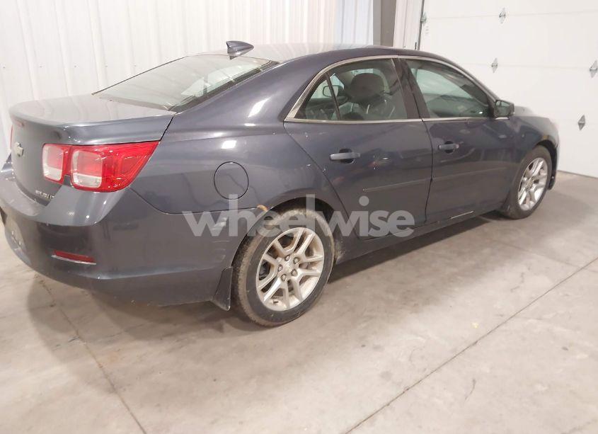 Photo 4 of 2015 Chevrolet Malibu 1LT (VIN 1G11C5SLXFF334440)