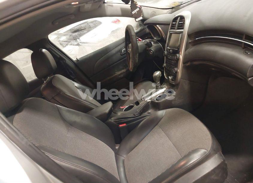Photo 5 of 2015 Chevrolet Malibu 1LT (VIN 1G11C5SLXFF350850)