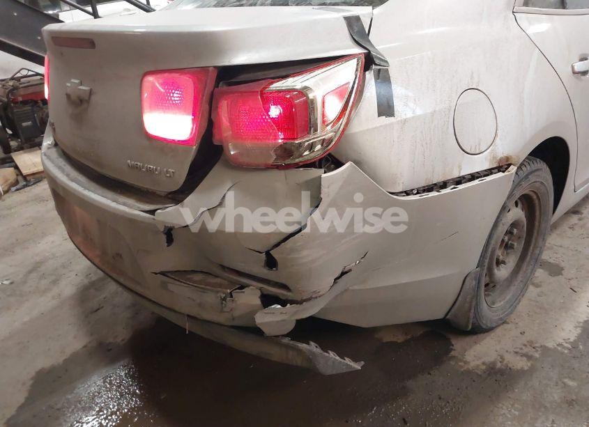 Photo 6 of 2015 Chevrolet Malibu 1LT (VIN 1G11C5SLXFF350850)