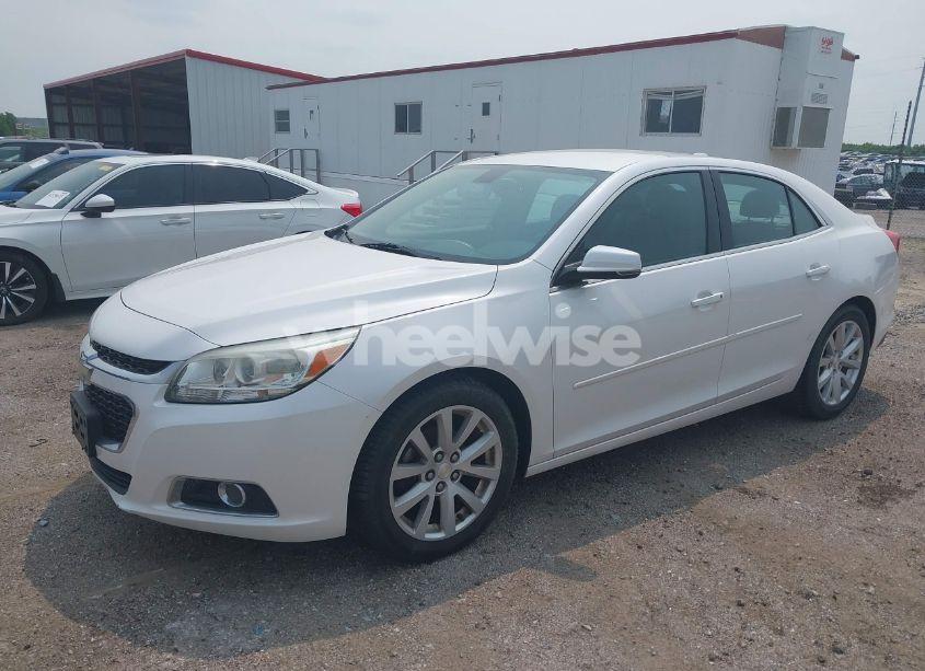 Photo 2 of 2015 Chevrolet Malibu 2LT (VIN 1G11D5SL1FF139419)