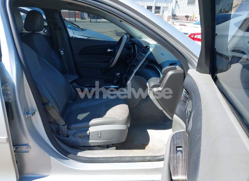 Photo 5 of 2015 Chevrolet Malibu 2LT (VIN 1G11D5SL1FF270138)