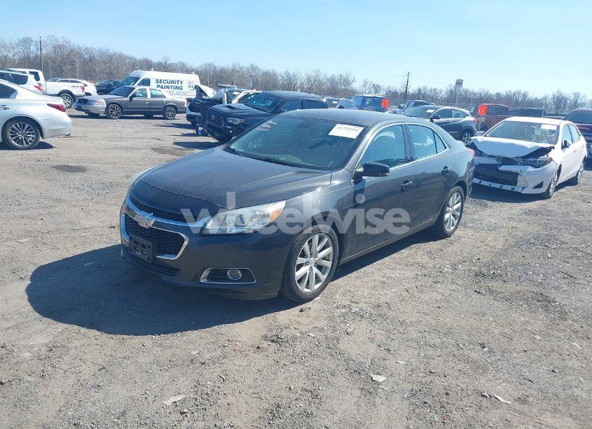 Photo 2 of 2015 Chevrolet Malibu 2LT (VIN 1G11D5SL2FF158822)