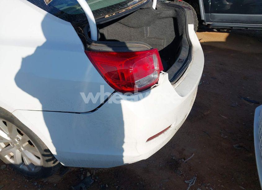 Photo 6 of 2015 Chevrolet Malibu 2LT (VIN 1G11D5SL2FU130868)