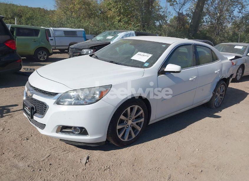 Photo 2 of 2015 Chevrolet Malibu 2LT (VIN 1G11D5SL3FF106941)