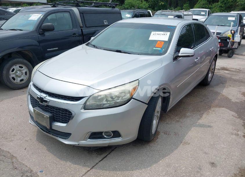 Photo 2 of 2015 Chevrolet Malibu 2LT (VIN 1G11D5SL3FF122413)