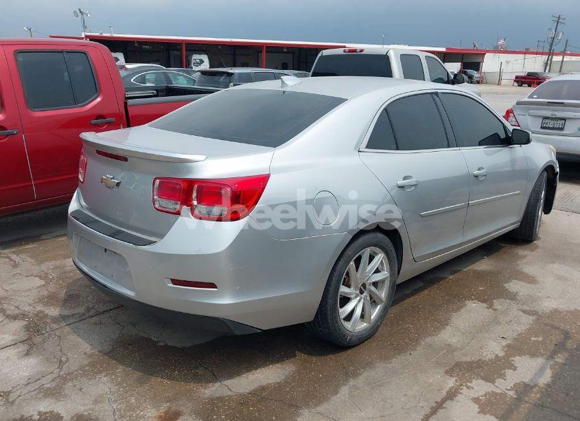 Photo 4 of 2015 Chevrolet Malibu 2LT (VIN 1G11D5SL3FF122413)