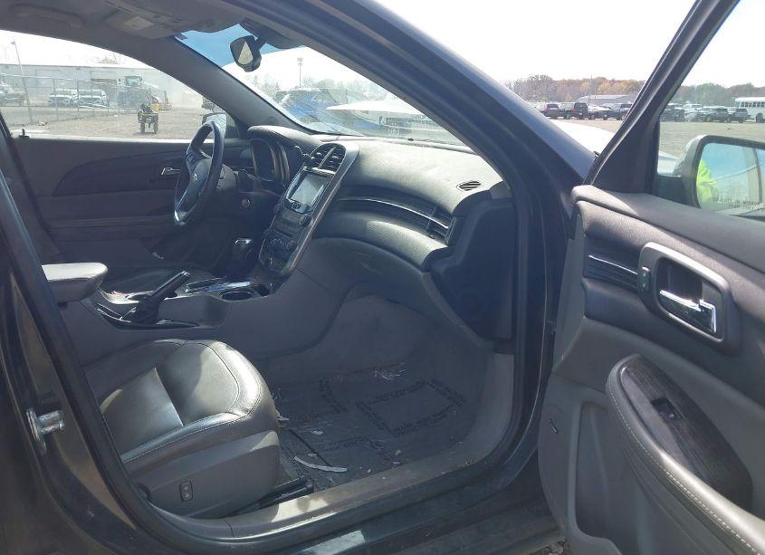Photo 5 of 2015 Chevrolet Malibu 2LT (VIN 1G11D5SL3FF162930)