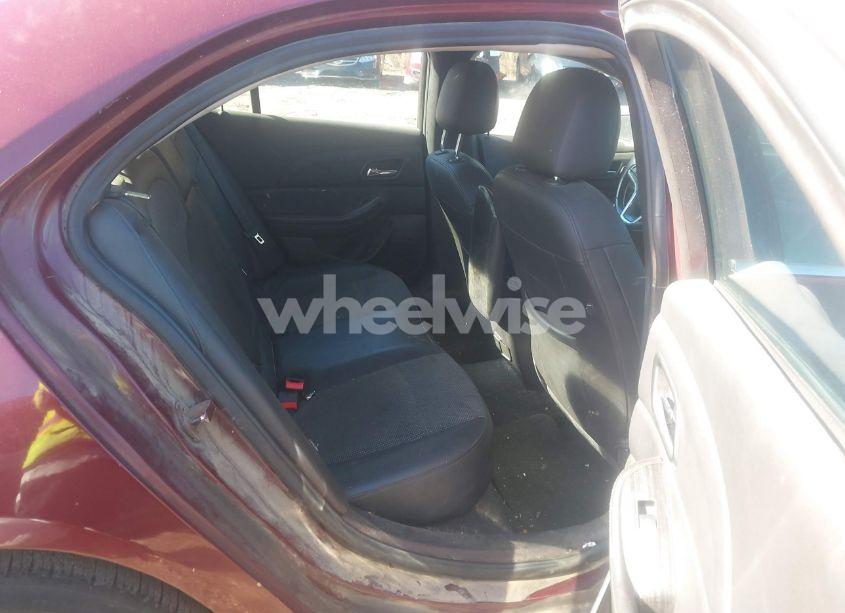 Photo 8 of 2015 Chevrolet Malibu 2LT (VIN 1G11D5SL3FF325818)