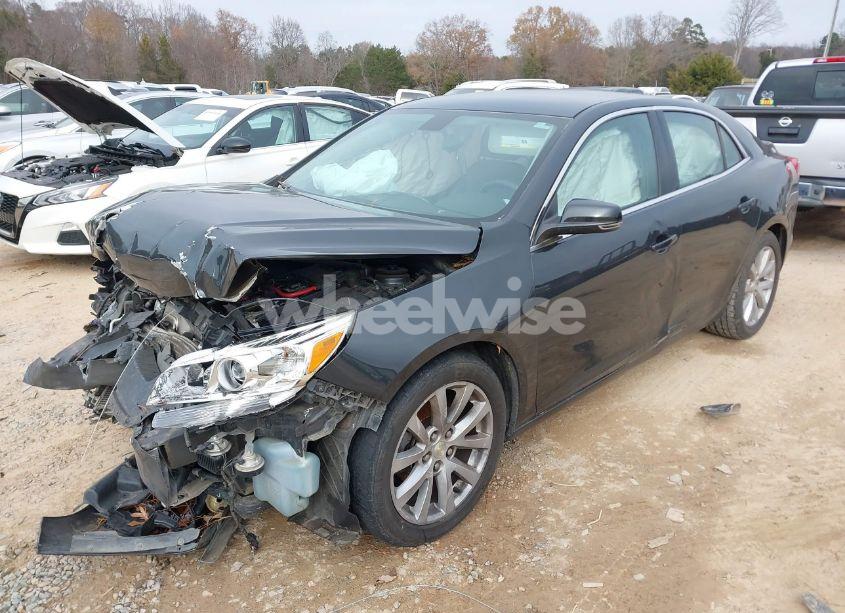 Photo 2 of 2015 Chevrolet Malibu 2LT (VIN 1G11D5SL4FF209284)