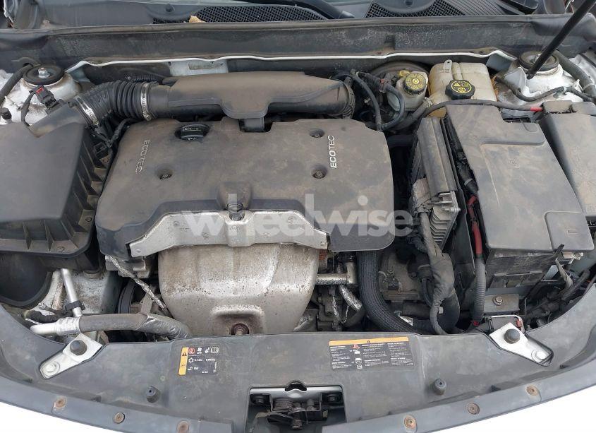 Photo 10 of 2015 Chevrolet Malibu 2LT (VIN 1G11D5SL4FU142116)
