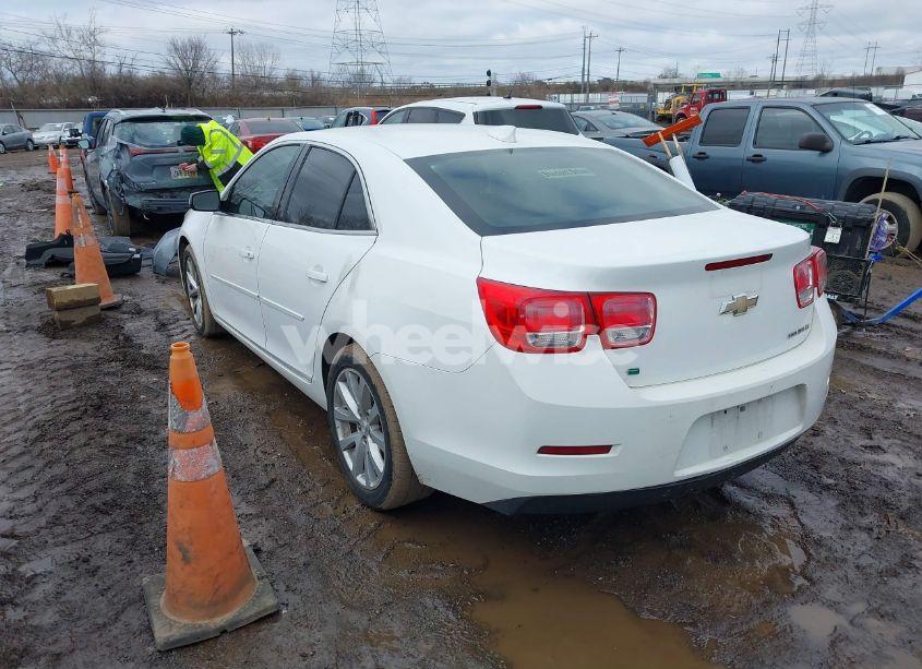 Photo 3 of 2015 Chevrolet Malibu 2LT (VIN 1G11D5SL4FU142116)