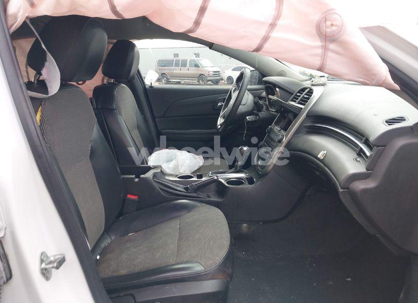 Photo 5 of 2015 Chevrolet Malibu 2LT (VIN 1G11D5SL4FU142116)