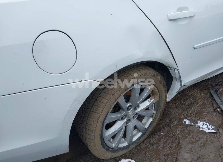 Photo 6 of 2015 Chevrolet Malibu 2LT (VIN 1G11D5SL4FU142116)