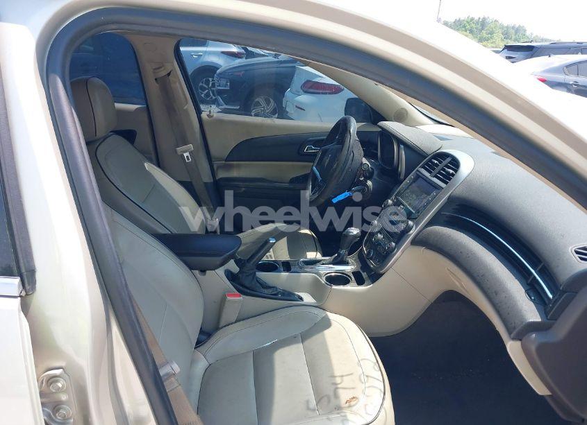 Photo 5 of 2015 Chevrolet Malibu 2LT (VIN 1G11D5SL5FF135292)