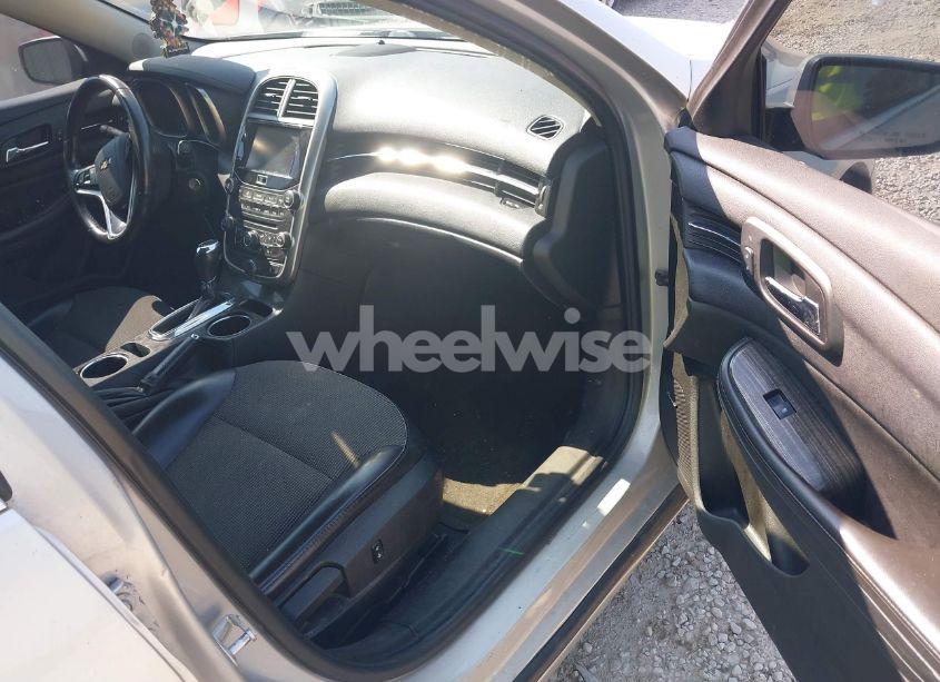 Photo 5 of 2015 Chevrolet Malibu 2LT (VIN 1G11D5SL5FF261894)