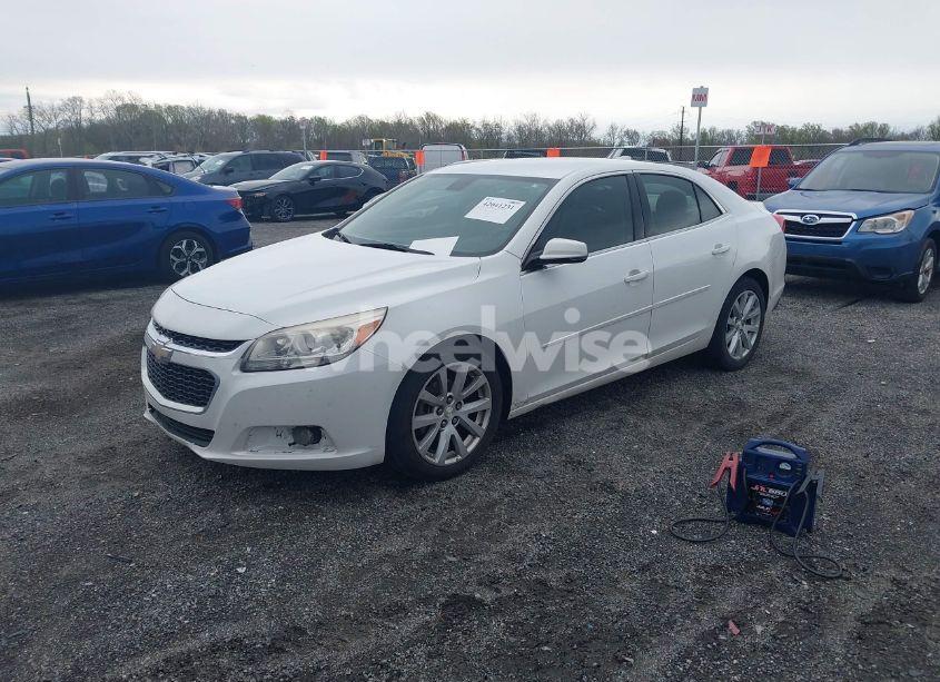 Photo 2 of 2015 Chevrolet Malibu 2LT (VIN 1G11D5SL5FF324119)