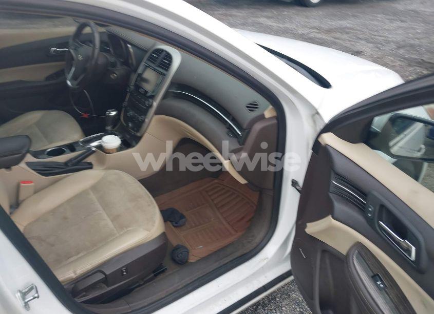 Photo 5 of 2015 Chevrolet Malibu 2LT (VIN 1G11D5SL5FF324119)