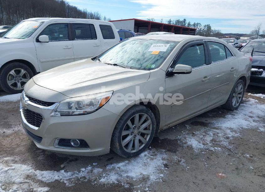 Photo 2 of 2015 Chevrolet Malibu 2LT (VIN 1G11D5SL5FF350350)