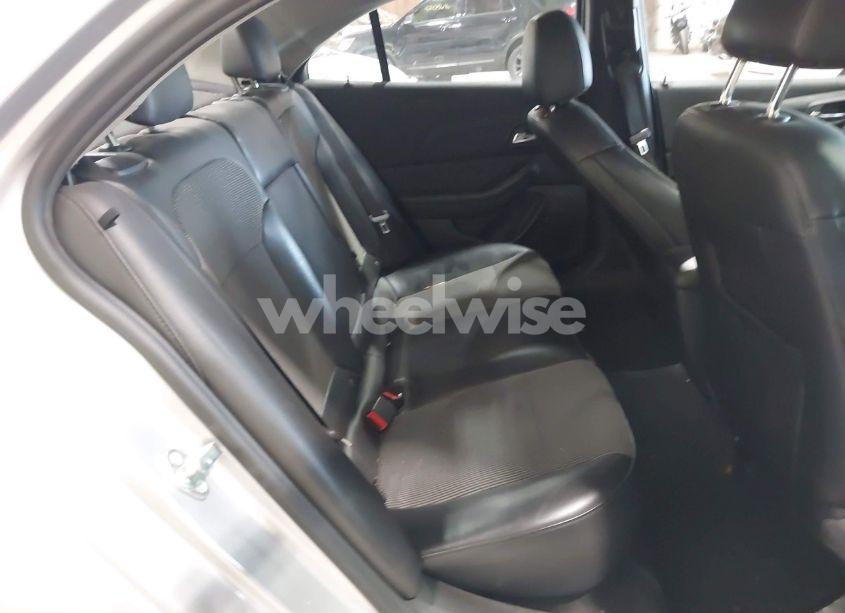 Photo 8 of 2015 Chevrolet Malibu 2LT (VIN 1G11D5SL6FF210372)