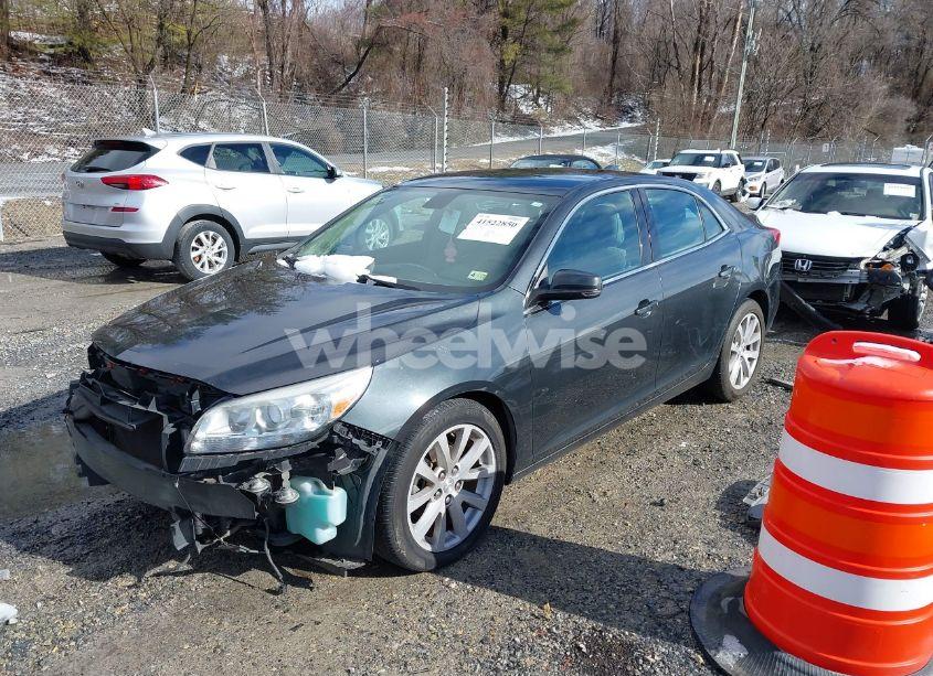 Photo 2 of 2015 Chevrolet Malibu 2LT (VIN 1G11D5SL6FF229102)