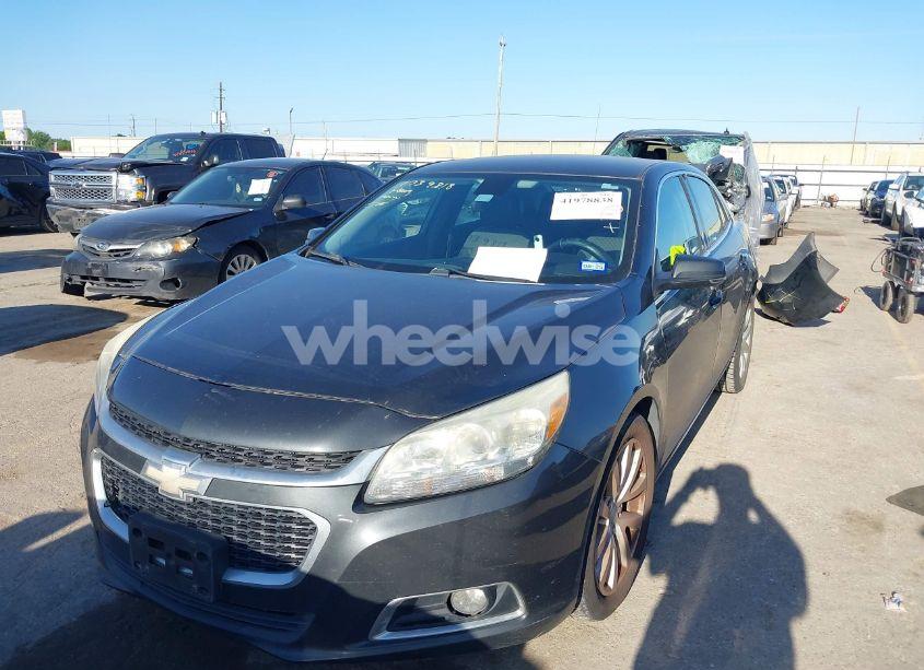 Photo 2 of 2015 Chevrolet Malibu 2LT (VIN 1G11D5SL7FF126366)