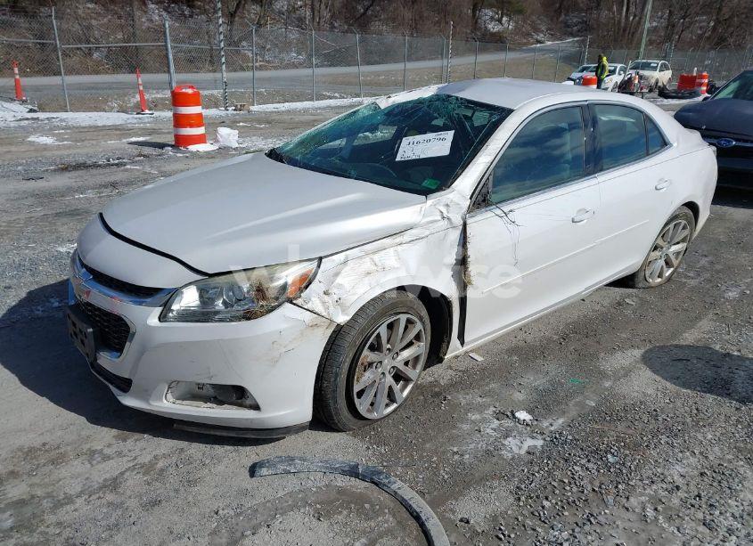 Photo 2 of 2015 Chevrolet Malibu 2LT (VIN 1G11D5SL7FF188981)