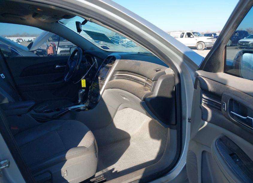 Photo 5 of 2015 Chevrolet Malibu 2LT (VIN 1G11D5SL8FF174863)