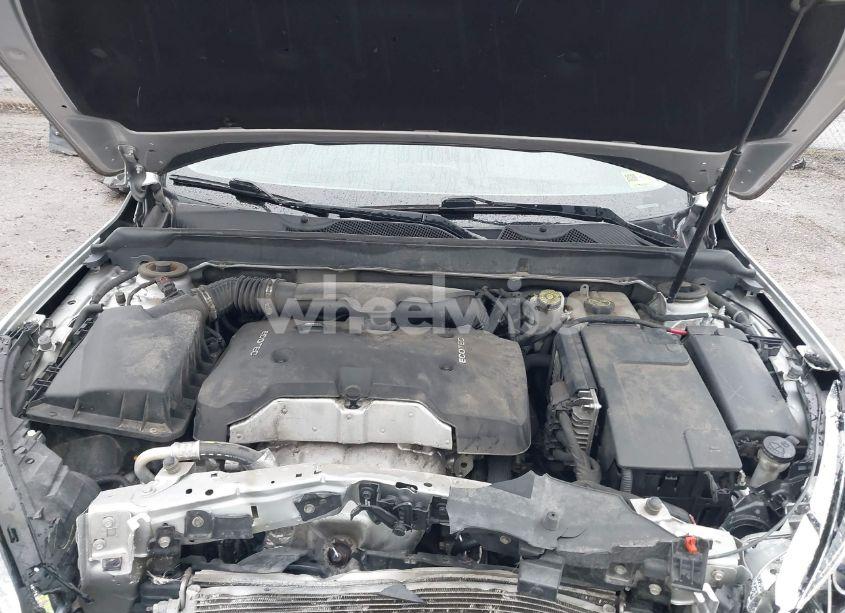 Photo 10 of 2015 Chevrolet Malibu 2LT (VIN 1G11D5SL8FF262487)