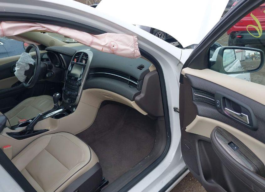 Photo 5 of 2015 Chevrolet Malibu 2LT (VIN 1G11D5SL9FF165038)