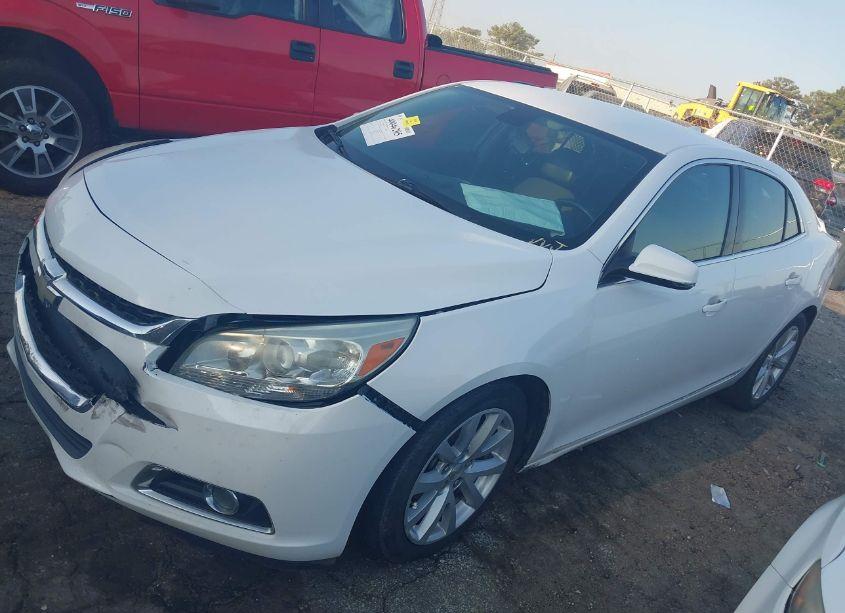 Photo 2 of 2015 Chevrolet Malibu 2LT (VIN 1G11D5SL9FF172572)
