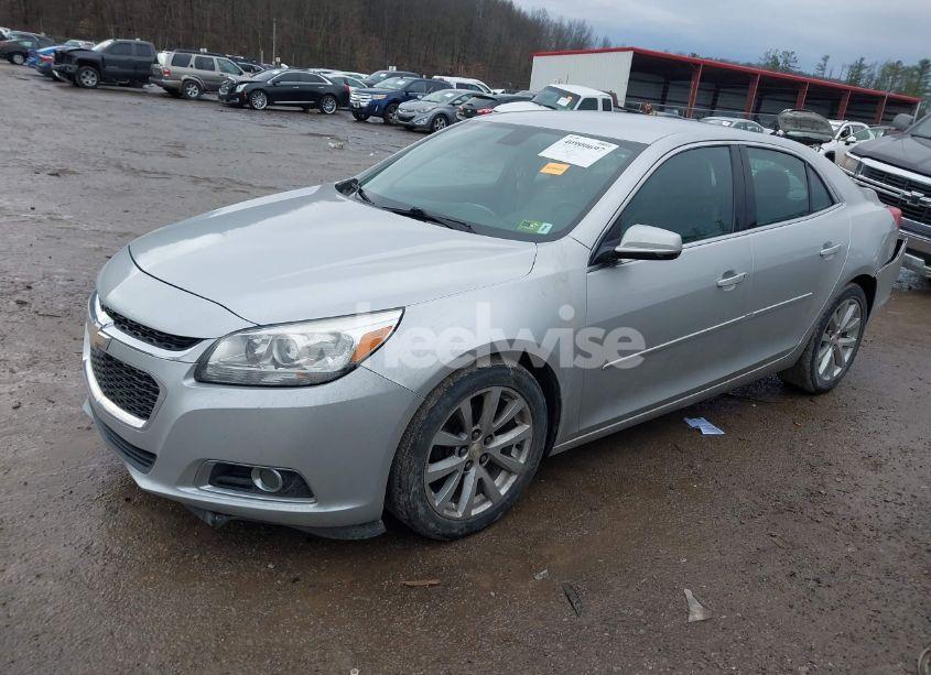 Photo 2 of 2015 Chevrolet Malibu 2LT (VIN 1G11D5SL9FF309901)