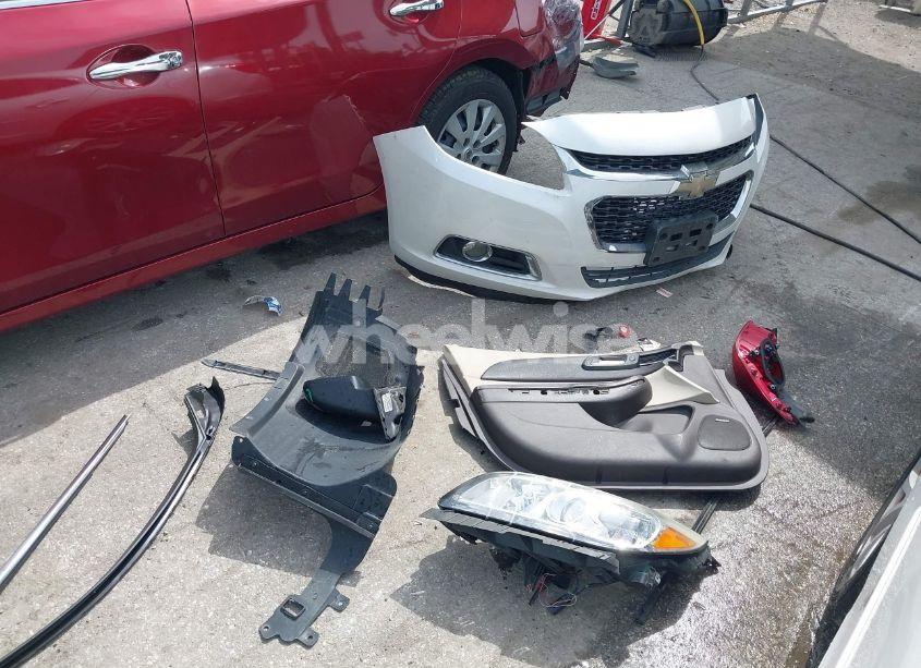 Photo 12 of 2015 Chevrolet Malibu 2LT (VIN 1G11D5SL9FF317495)