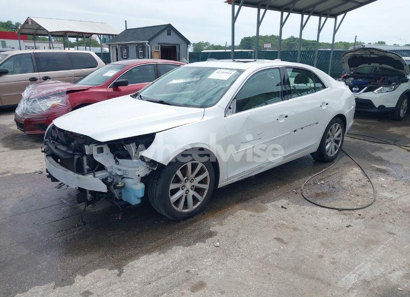 Photo 2 of 2015 Chevrolet Malibu 2LT (VIN 1G11D5SL9FF317495)