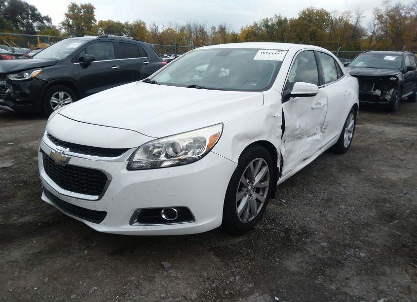 Photo 2 of 2015 Chevrolet Malibu 2LT (VIN 1G11D5SLXFF144070)
