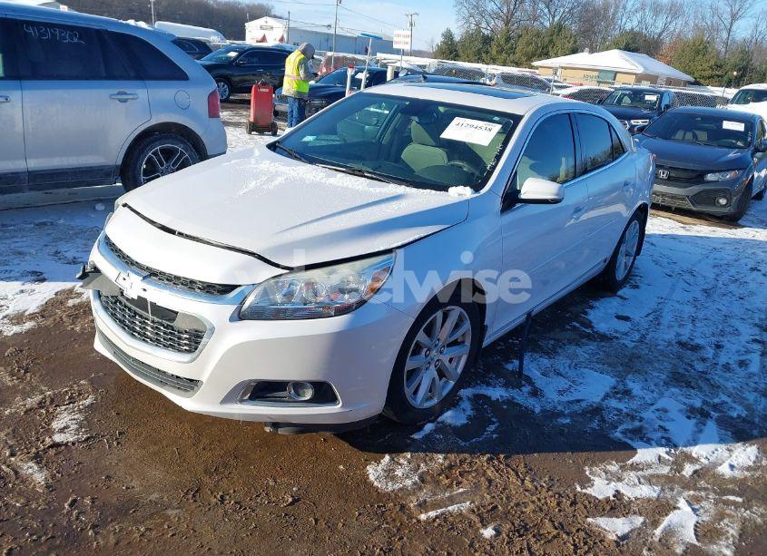 Photo 2 of 2015 Chevrolet Malibu 2LT (VIN 1G11D5SLXFF237302)