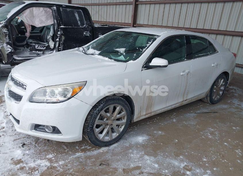 Photo 2 of 2013 Chevrolet Malibu 2LT (VIN 1G11E5SA1DF284520)