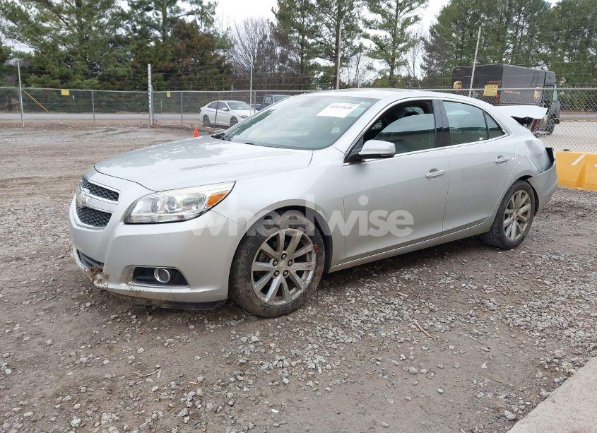 Photo 2 of 2013 Chevrolet Malibu 2LT (VIN 1G11E5SA1DF285165)