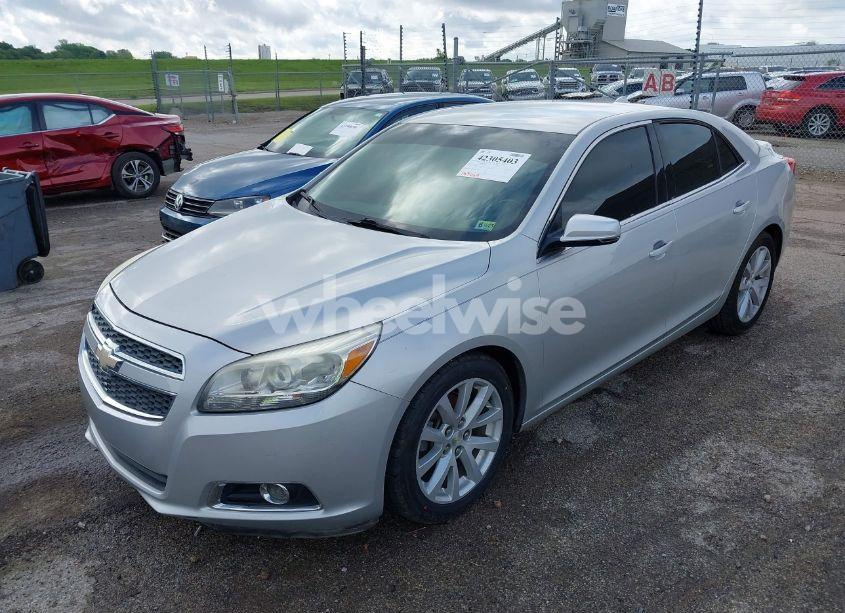 Photo 2 of 2013 Chevrolet Malibu 2LT (VIN 1G11E5SA2DF144668)