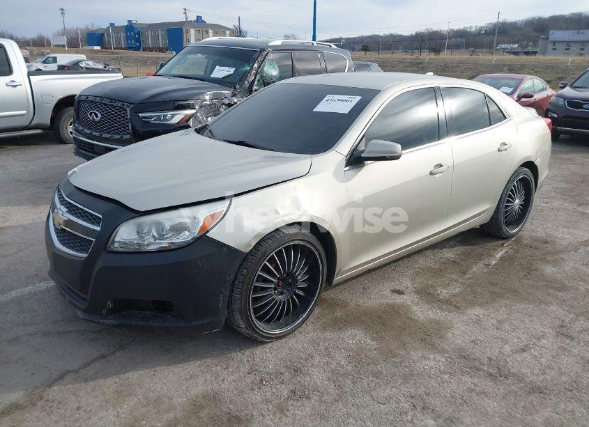 Photo 2 of 2013 Chevrolet Malibu 2LT (VIN 1G11E5SA2DF304550)