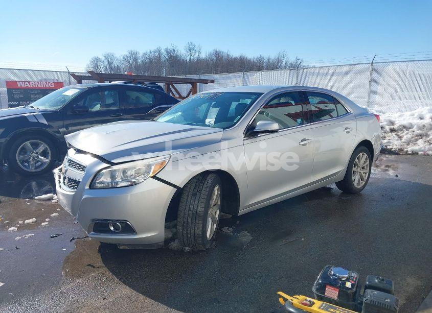 Photo 2 of 2013 Chevrolet Malibu 2LT (VIN 1G11E5SA2DF322871)