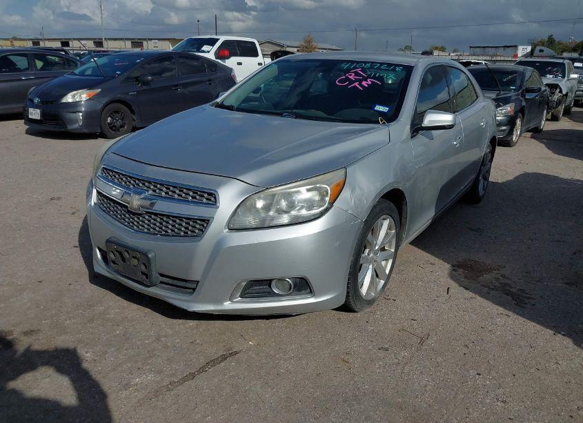 Photo 2 of 2013 Chevrolet Malibu 2LT (VIN 1G11E5SA6DF142907)