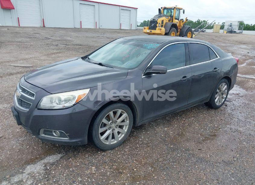 Photo 2 of 2013 Chevrolet Malibu 2LT (VIN 1G11E5SA6DF158119)