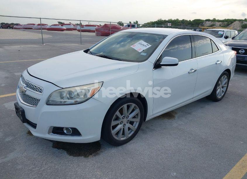 Photo 2 of 2013 Chevrolet Malibu 2LT (VIN 1G11E5SA9DF257338)