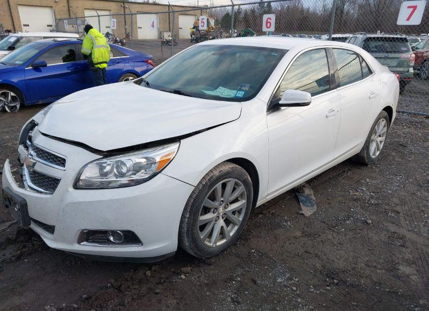 Photo 2 of 2013 Chevrolet Malibu 2LT (VIN 1G11E5SA9DF288685)
