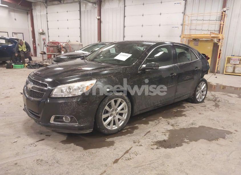 Photo 2 of 2013 Chevrolet Malibu 2LT (VIN 1G11E5SAXDF147608)